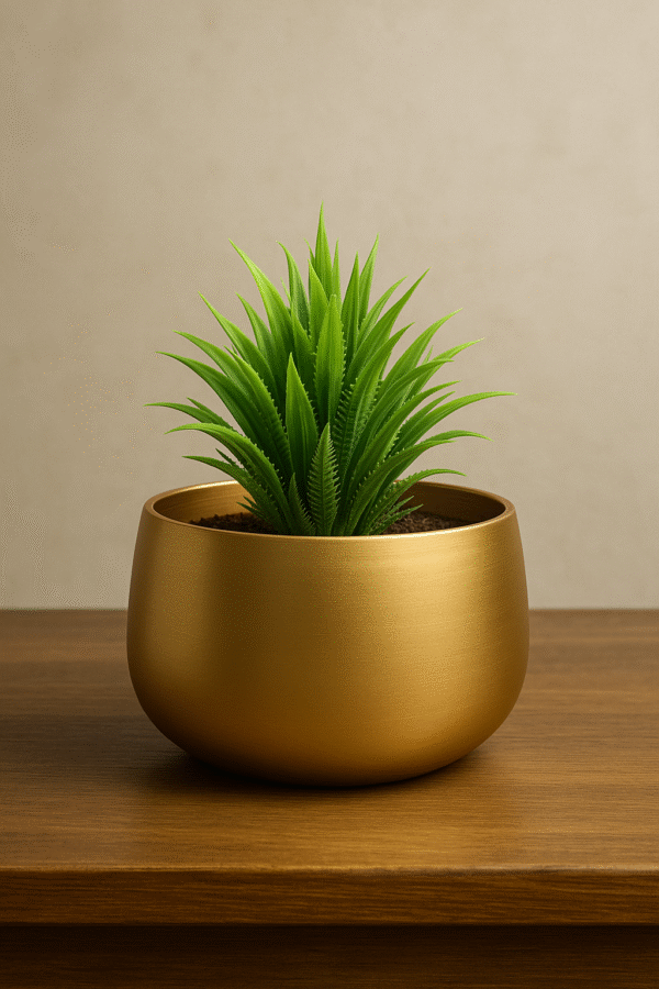 Aura Minimalist Metal Desk Pot